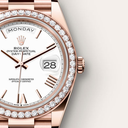 Rolex Day-Date 40 Oyster, 40 mm, Everose gold and diamonds